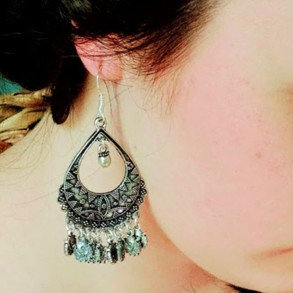 Exotic Bali Design Earrings - Picture 3 of 5